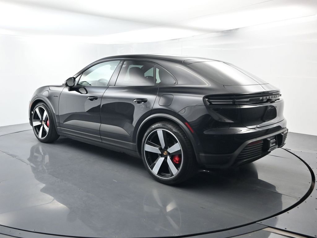 Certified 2025 Porsche Macan 4S Electric image 3