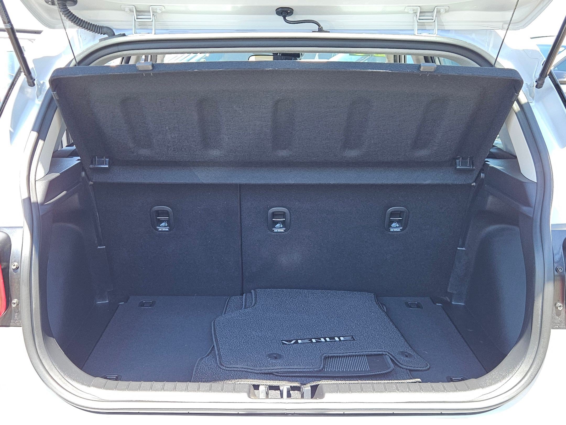 Certified 2026 Hyundai Venue SEL FWD image 7