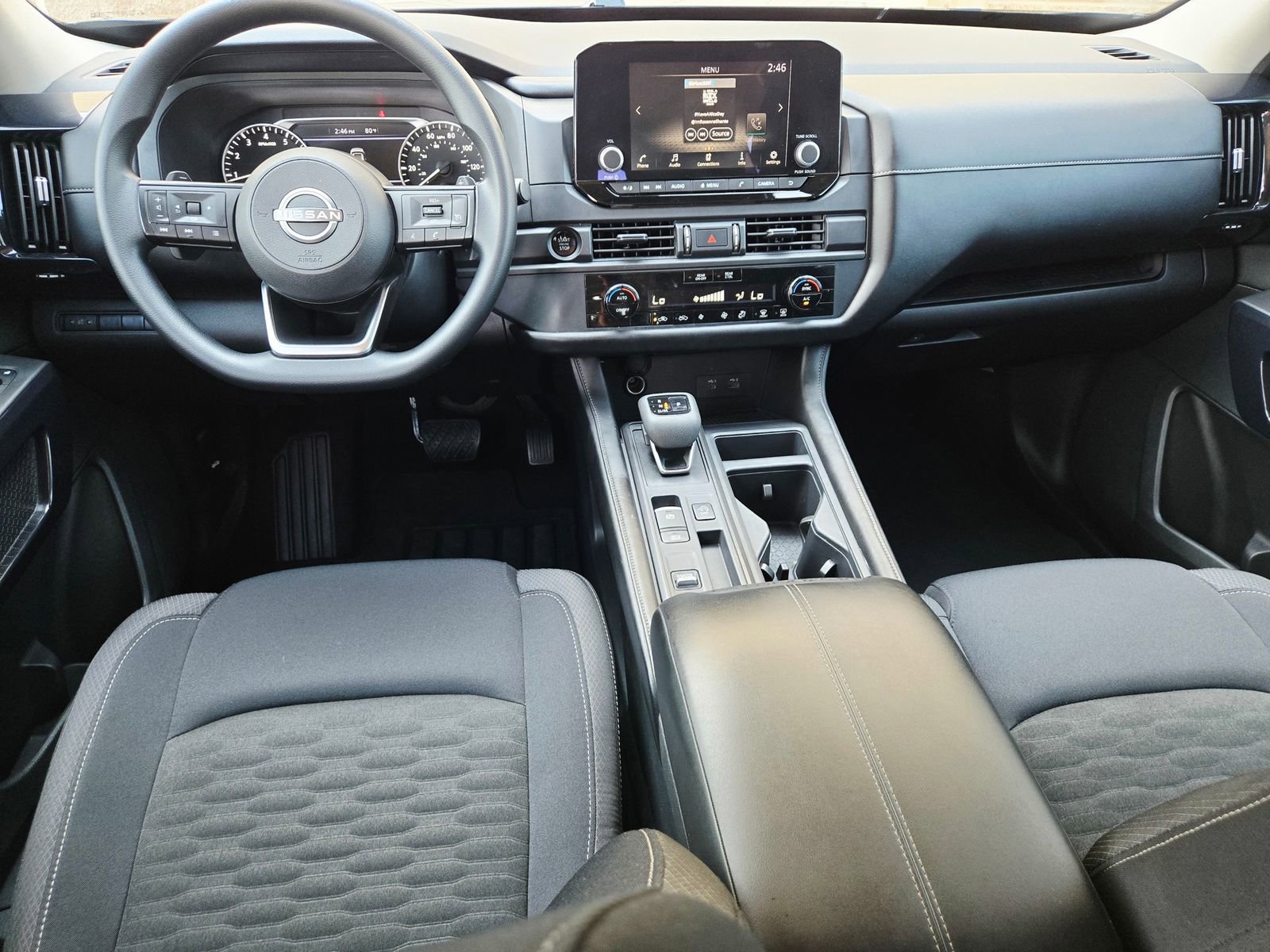 Used 2025 Nissan Pathfinder S image 8