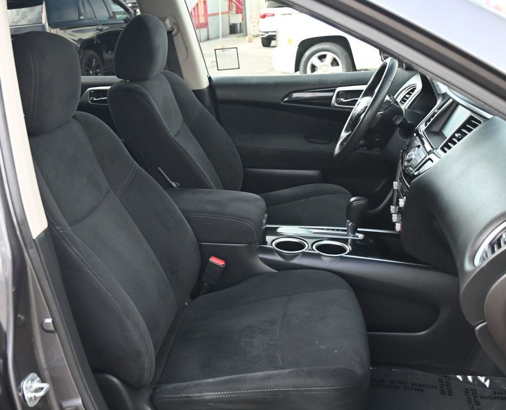 Used 2016 Nissan Pathfinder SV w/ Cargo Package image 16
