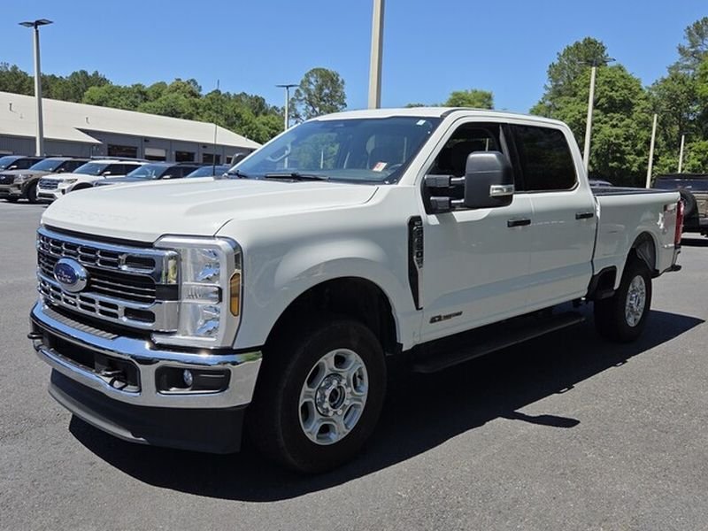 Used 2025 Ford F250 XLT w/ FX4 Off-Road Package AWD/4WD image 3