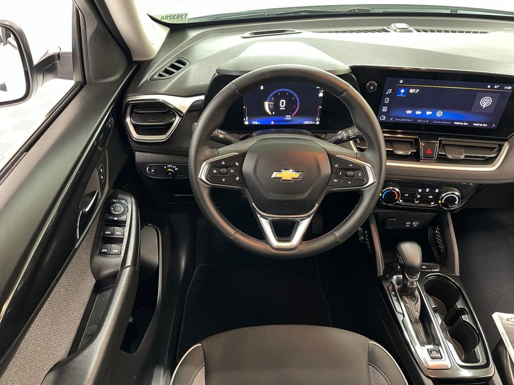 Certified 2025 Chevrolet TrailBlazer LT w/ LT Cold Weather Package FWD image 18