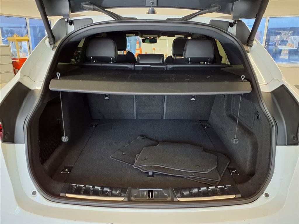 Used 2024 Jaguar F-PACE R-Dynamic S image 17