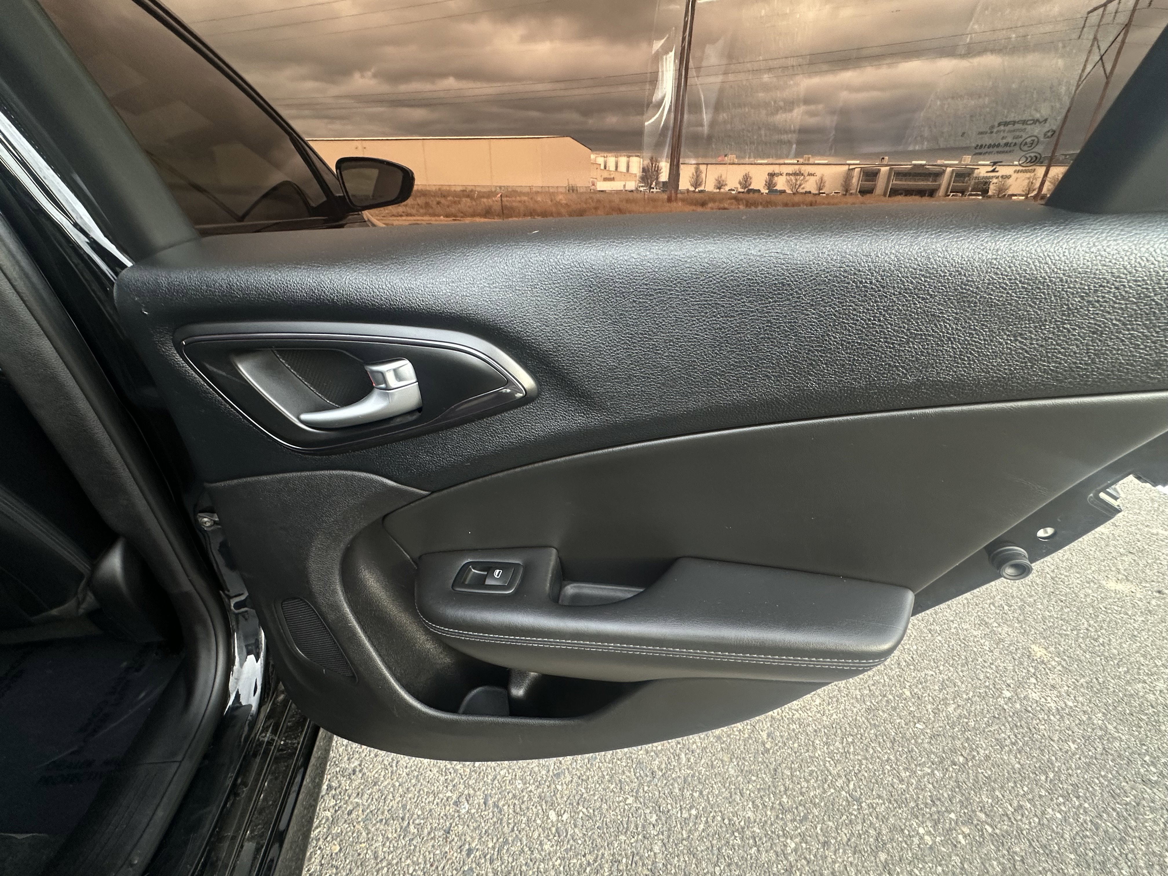 Used 2016 Chrysler 200 S FWD image 21