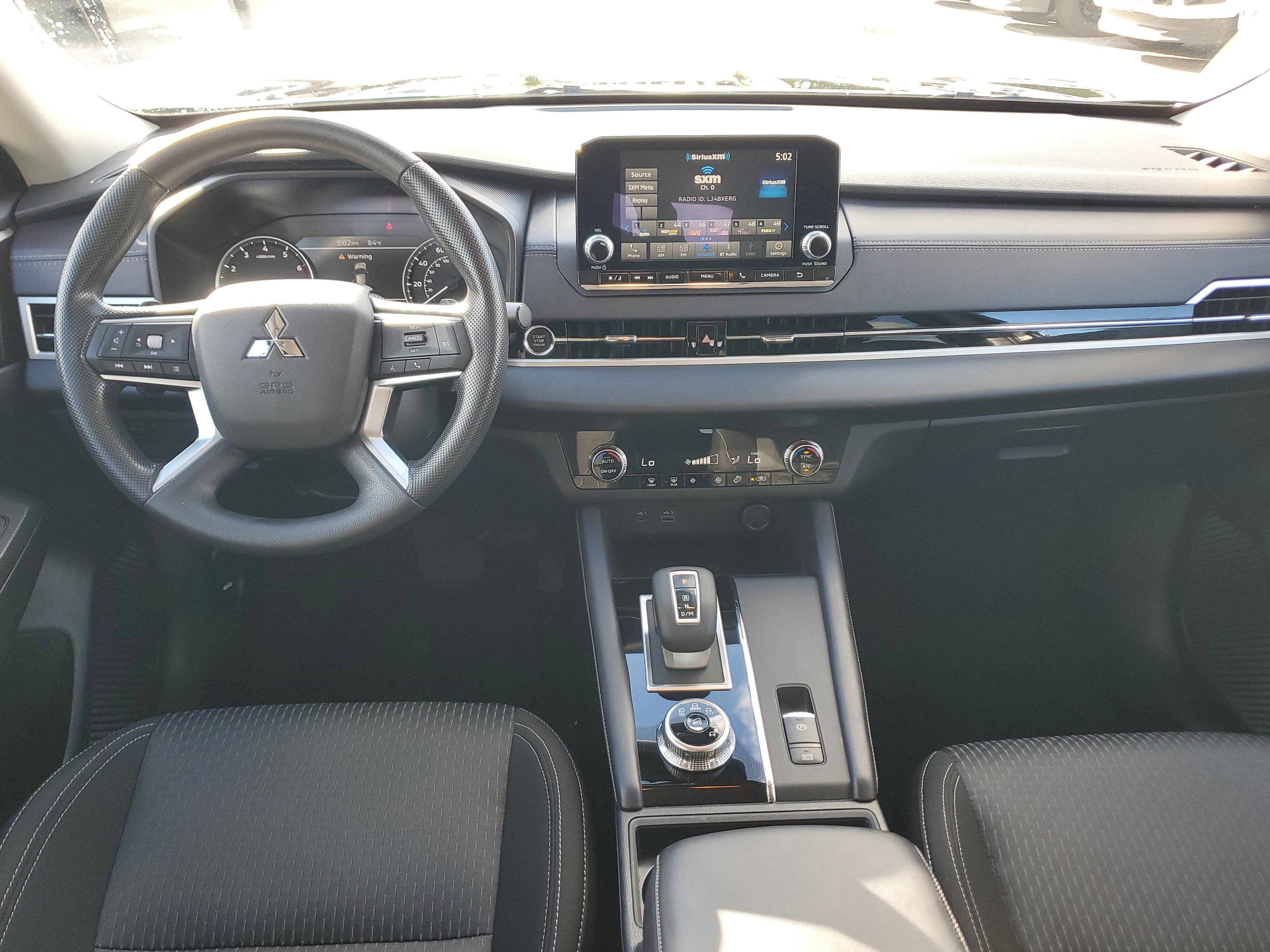 Used 2024 Mitsubishi Outlander ES image 15