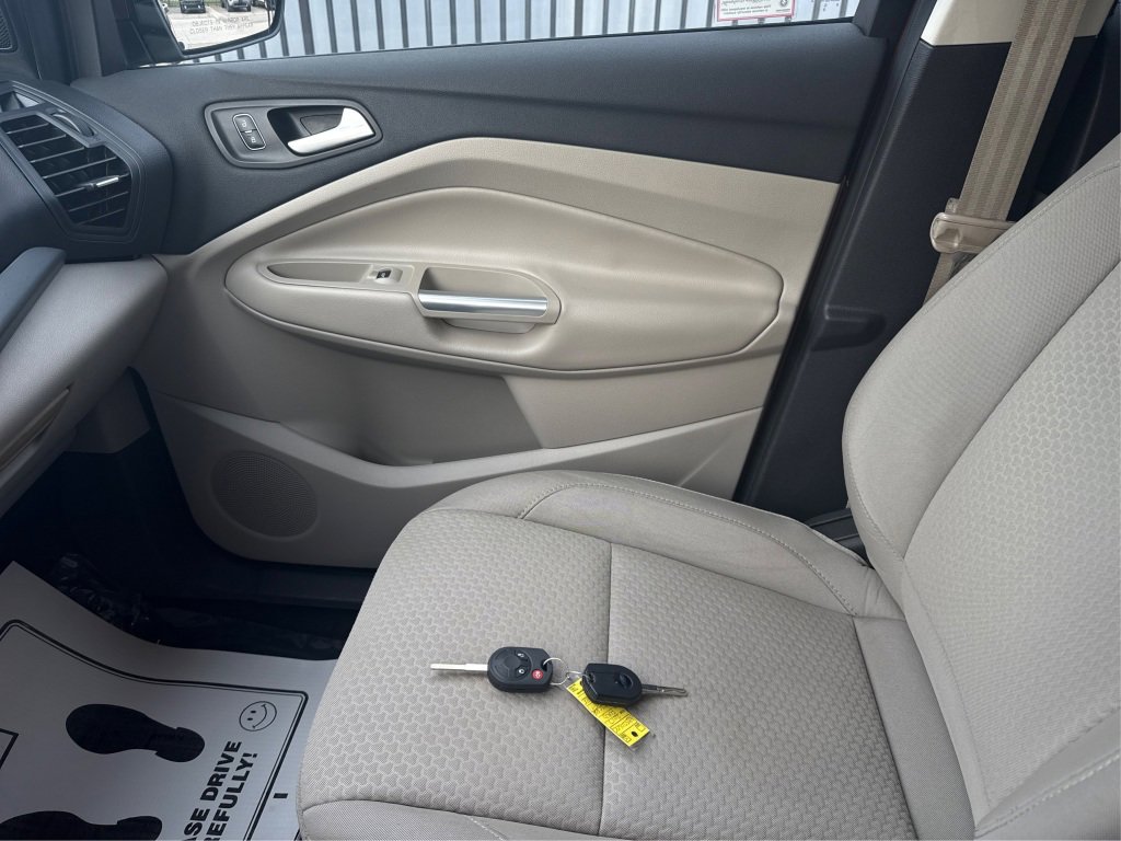 Used 2017 Ford Escape SE w/ SE Cold Weather Package image 32