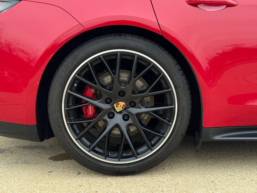 Used 2019 Porsche Panamera GTS image 18