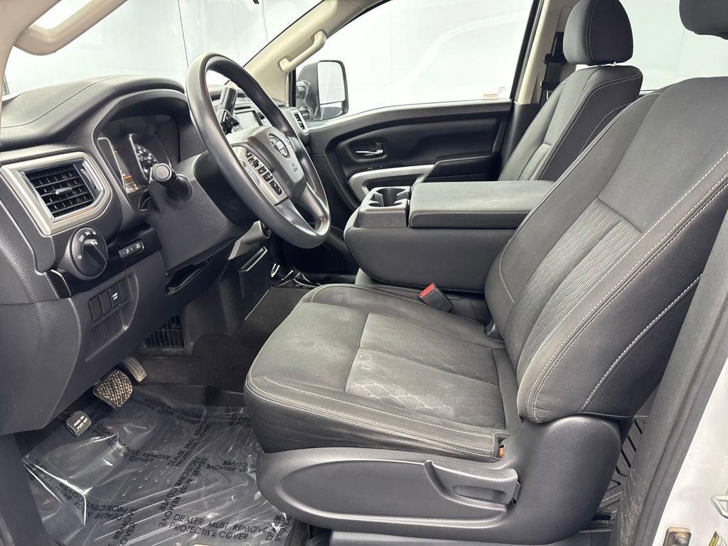Used 2019 Nissan Titan SV AWD/4WD image 13