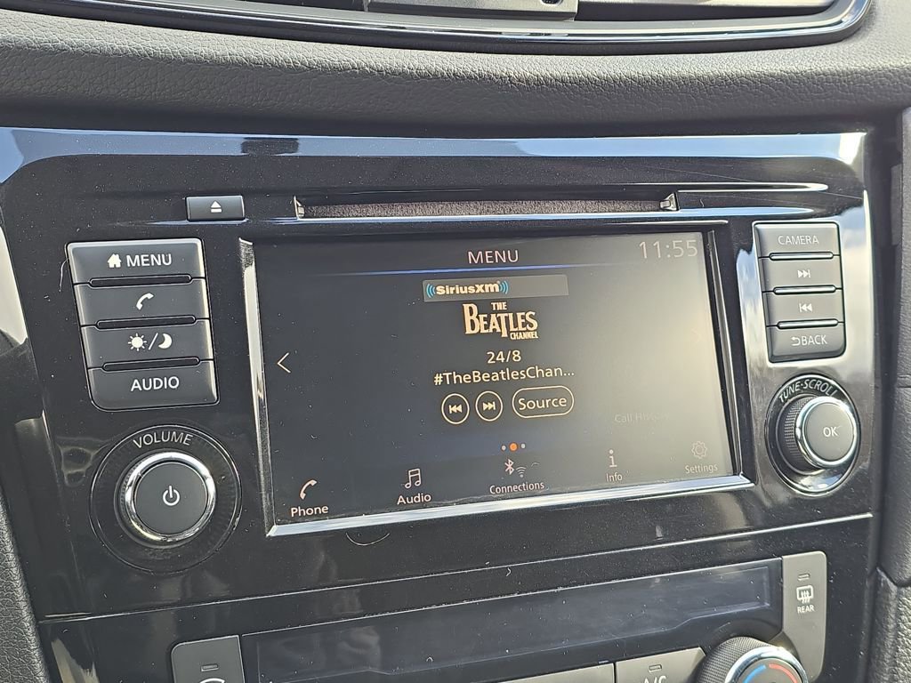 Used 2018 Nissan Rogue SV image 15