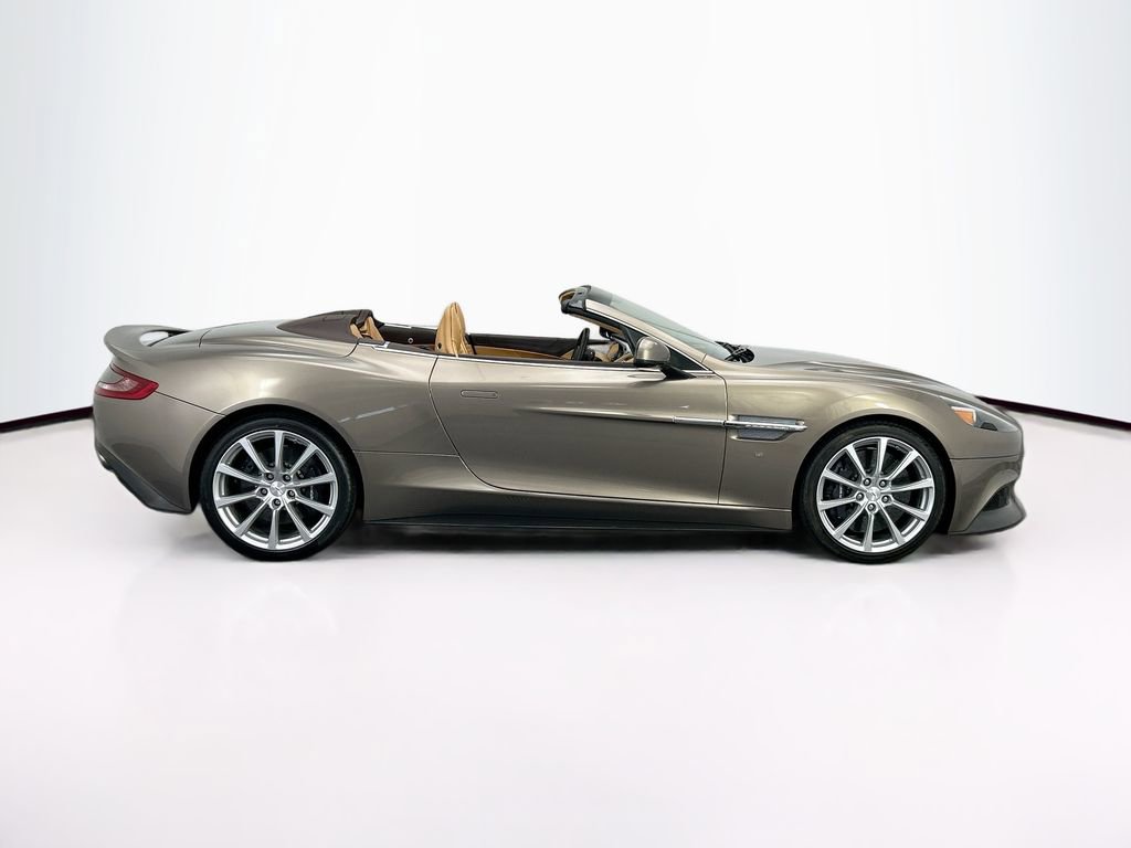 Used 2017 Aston Martin Vanquish Volante image 34