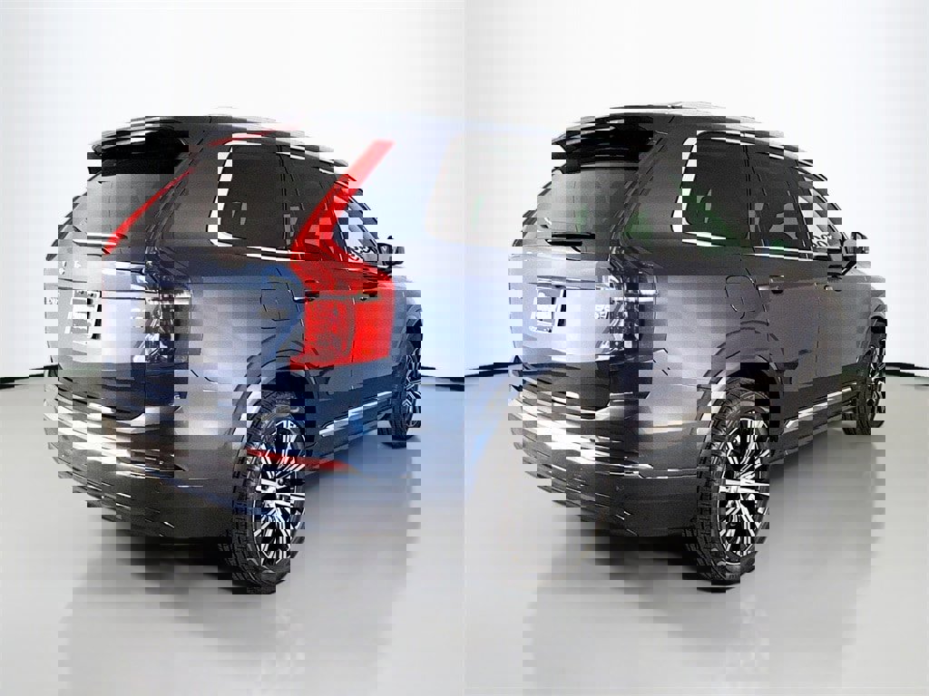 Certified 2025 Volvo XC90 B6 Core image 7