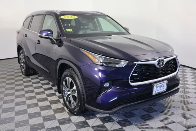 Used 2023 Toyota Highlander XLE