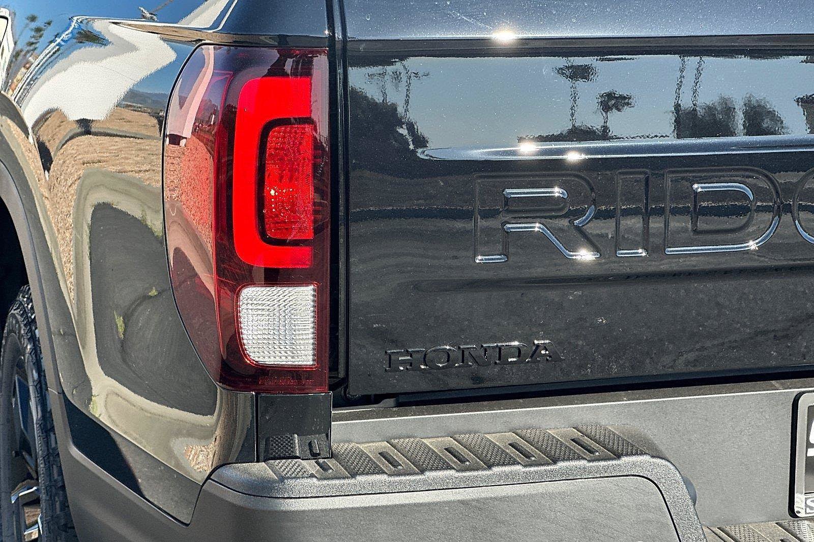 New 2026 Honda Ridgeline Black Edition image 17