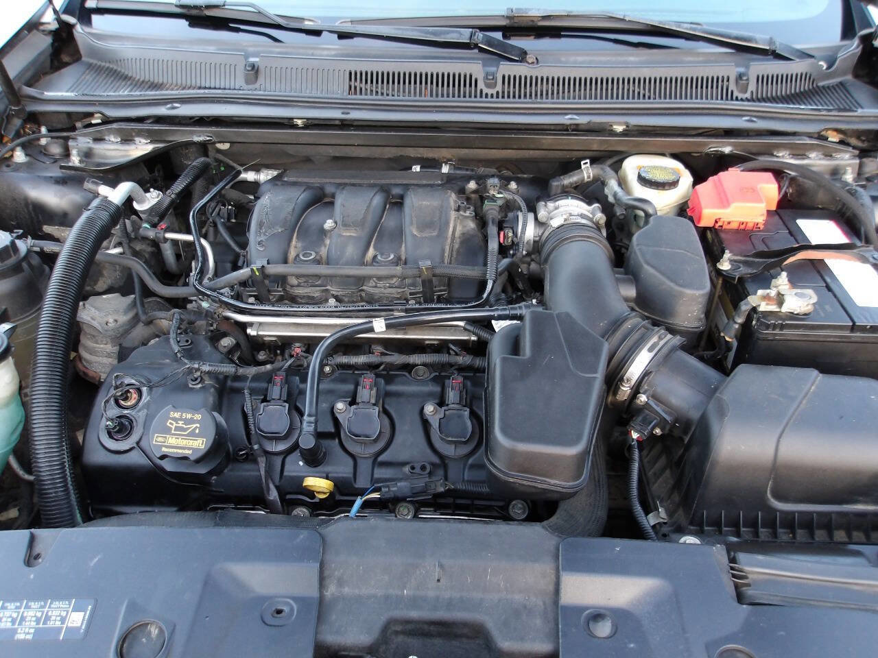 Used 2014 Lincoln MKS image 57