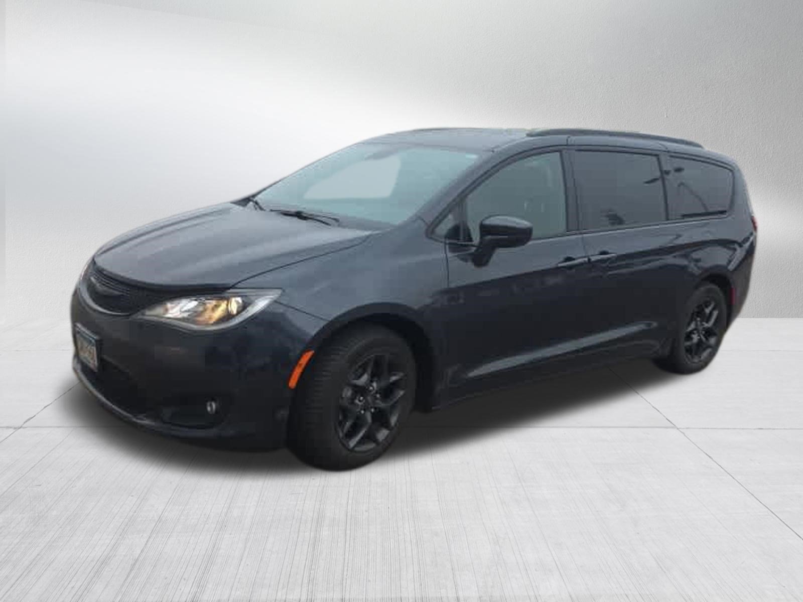 Used 2019 Chrysler Pacifica Touring-L Plus w/ Advanced Safetytec Group FWD video 2