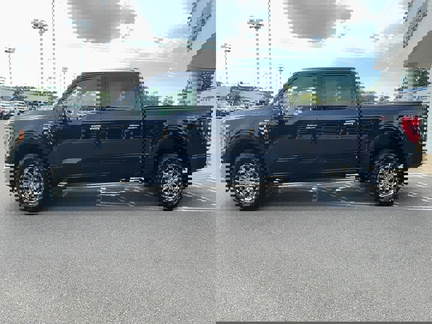 Used 2021 Ford F150 XLT w/ Equipment Group 302A High image 3