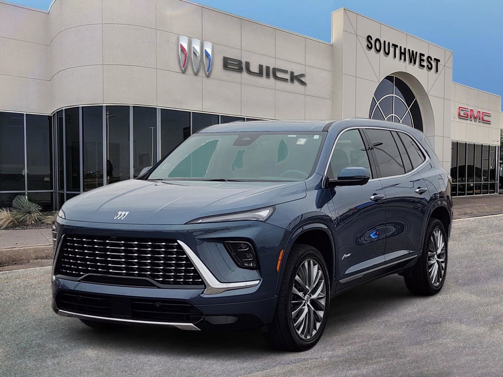 Used 2025 Buick Enclave Avenir w/ Trailering Package, 5000 lbs. image 2