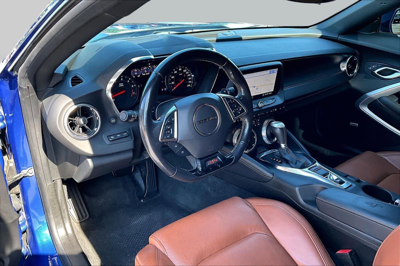 Used 2020 Chevrolet Camaro SS RWD image 17