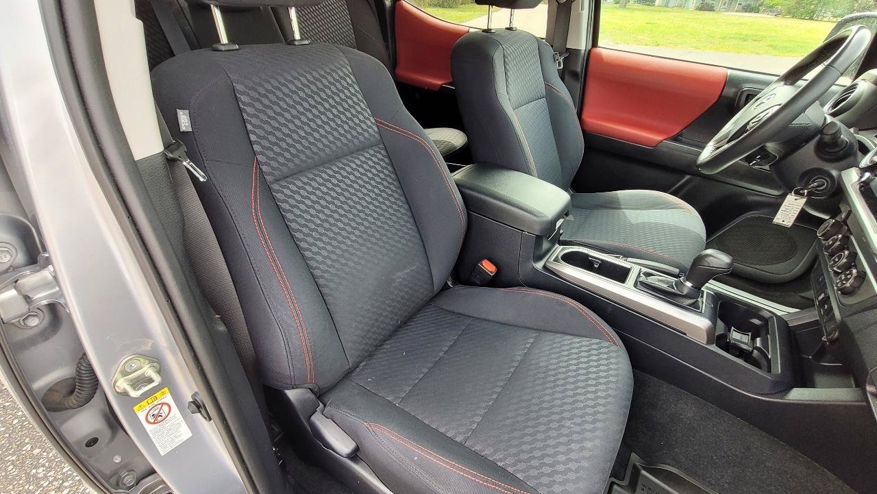 Used 2020 Toyota Tacoma SR5 AWD/4WD image 26