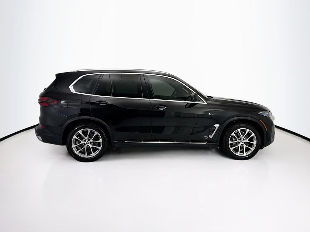 Used 2024 BMW X5 xDrive40i w/ Premium Package AWD/4WD image 4
