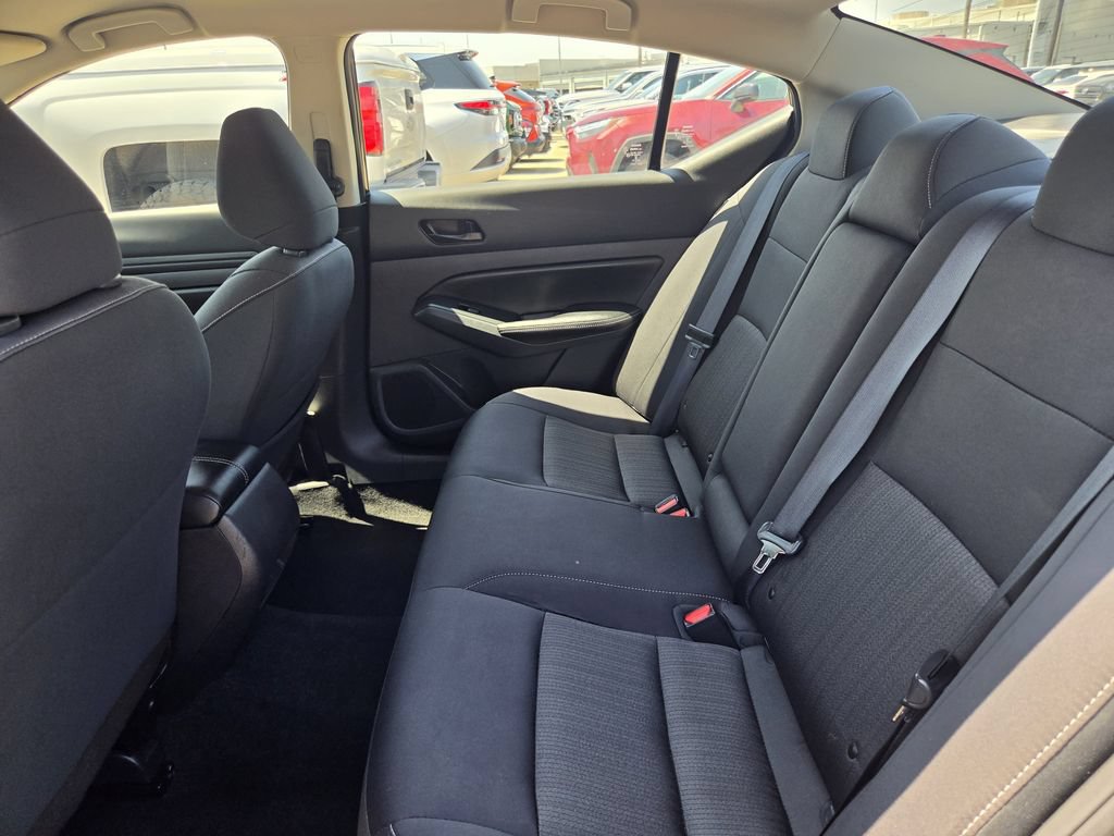 Used 2025 Nissan Altima 2.5 SV FWD image 28