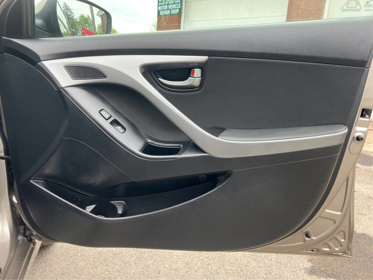 Used 2016 Hyundai Elantra Value Edition FWD image 19