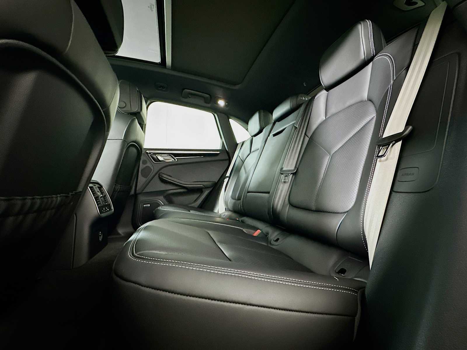 New 2026 Porsche Macan Turbo image 23