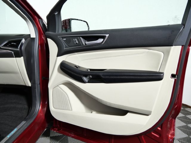 Certified 2019 Ford Edge Titanium FWD image 10