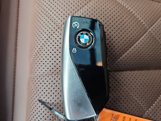 Used 2025 BMW X7 xDrive40i w/ M Sport Package image 39