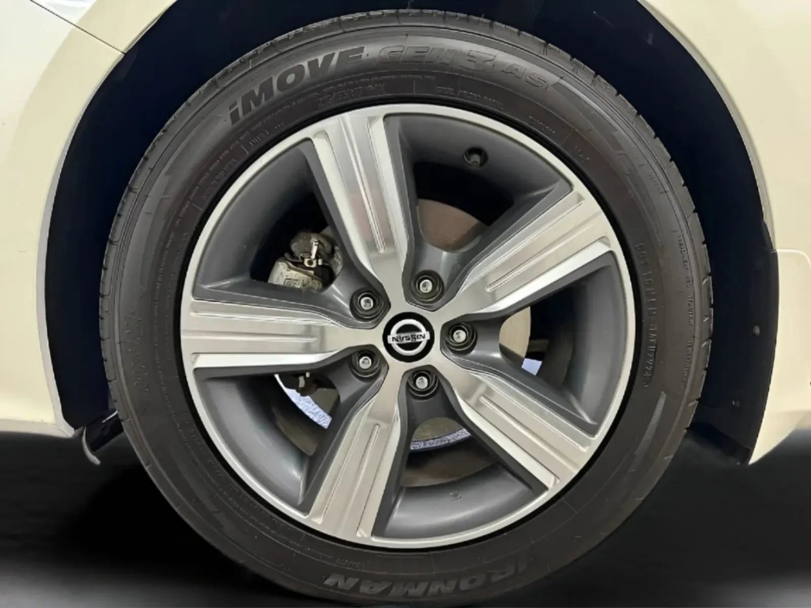 Used 2021 Nissan Altima 2.5 SV AWD/4WD image 24