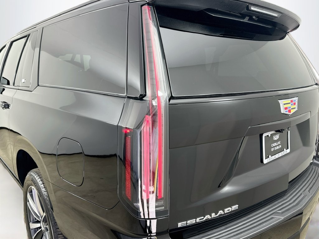 New 2026 Cadillac Escalade ESV Sport w/ Touring Package AWD/4WD image 42