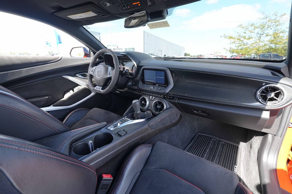 Used 2019 Chevrolet Camaro ZL1 RWD image 28