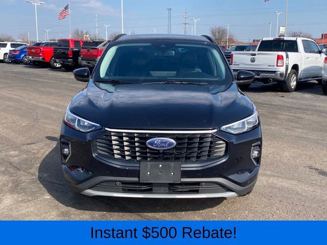 Used 2023 Ford Escape Platinum image 2