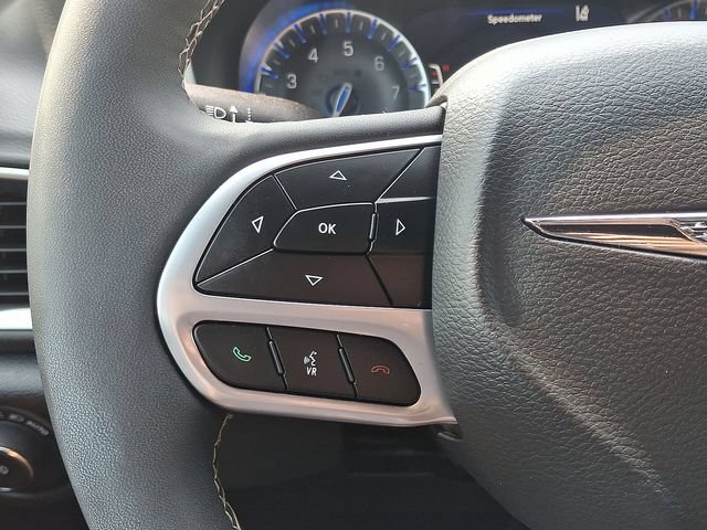 Used 2025 Chrysler Pacifica Select FWD image 21
