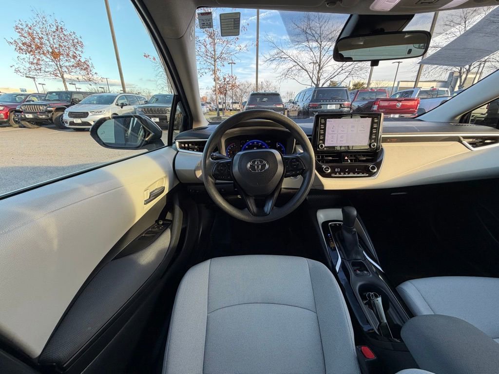 Used 2022 Toyota Corolla LE image 19