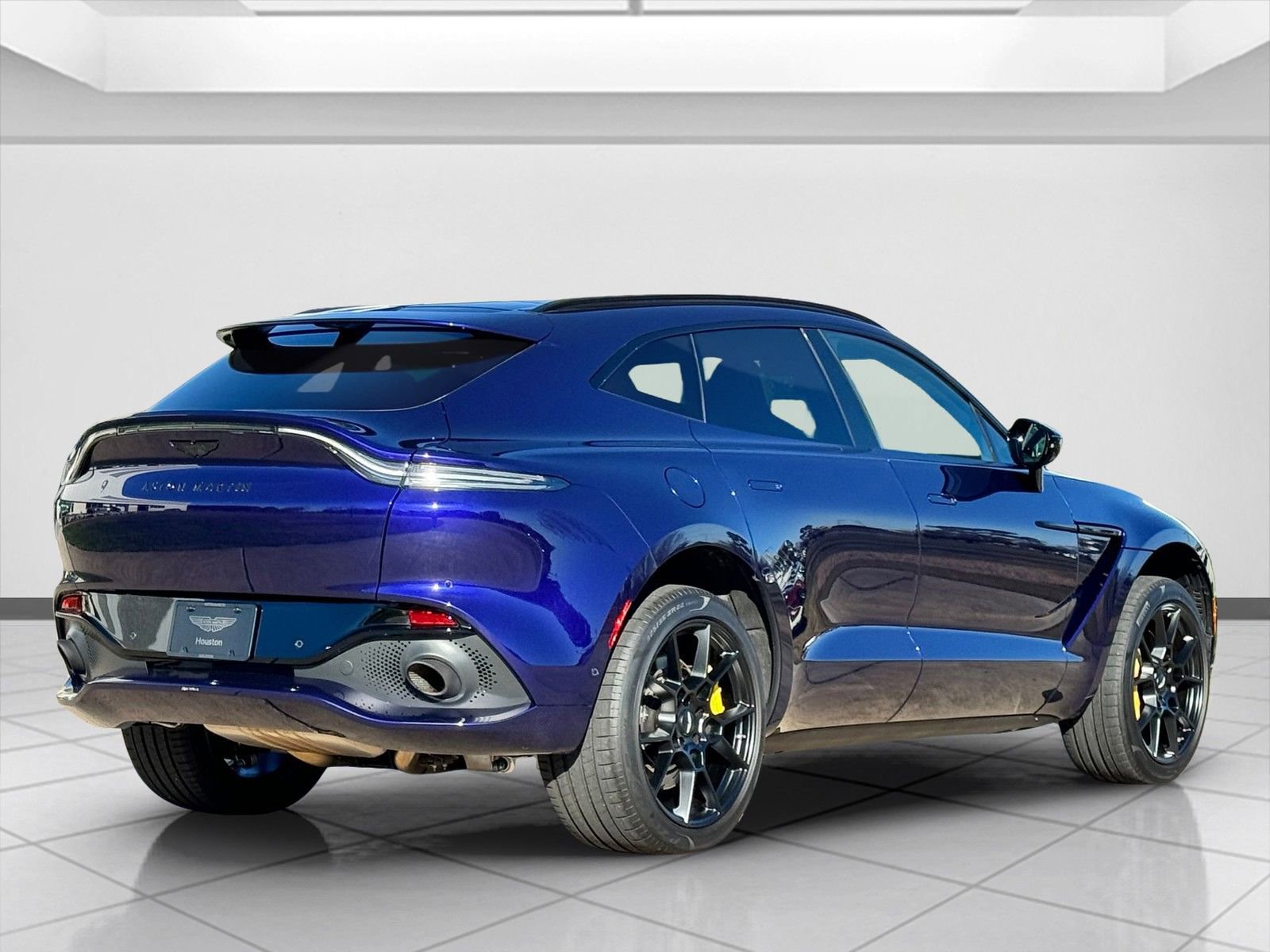 Used 2022 Aston Martin DBX Base image 10