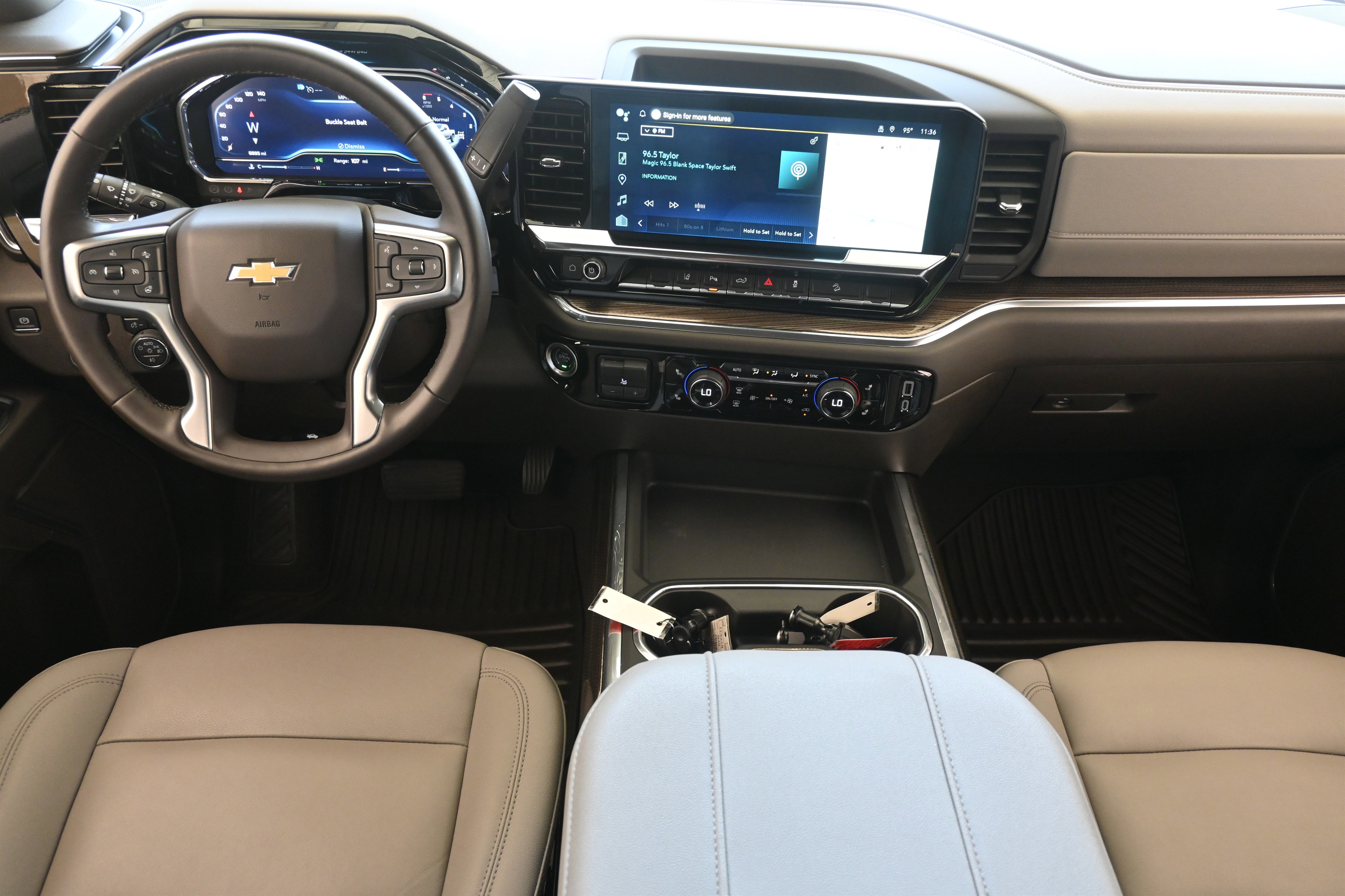 Used 2025 Chevrolet Silverado 2500 LT w/ Z71 Chrome Sport Edition image 21