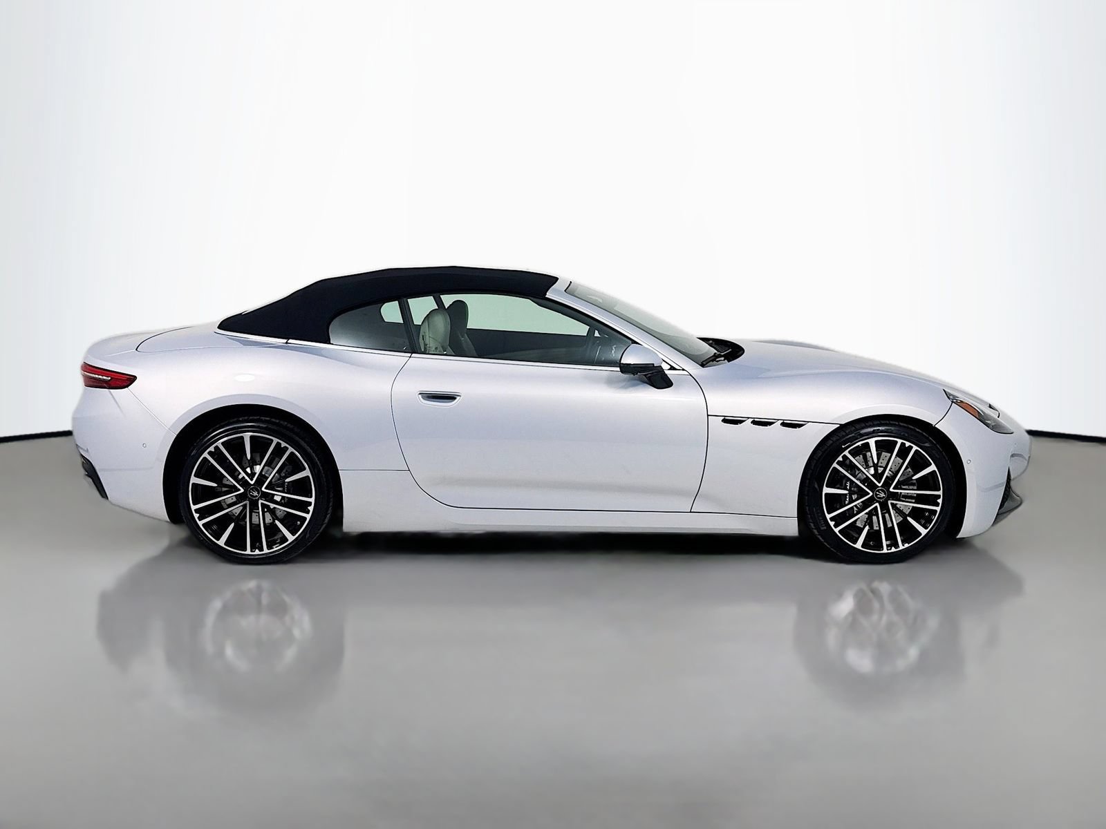 New 2026 Maserati GranCabrio Modena AWD/4WD image 9