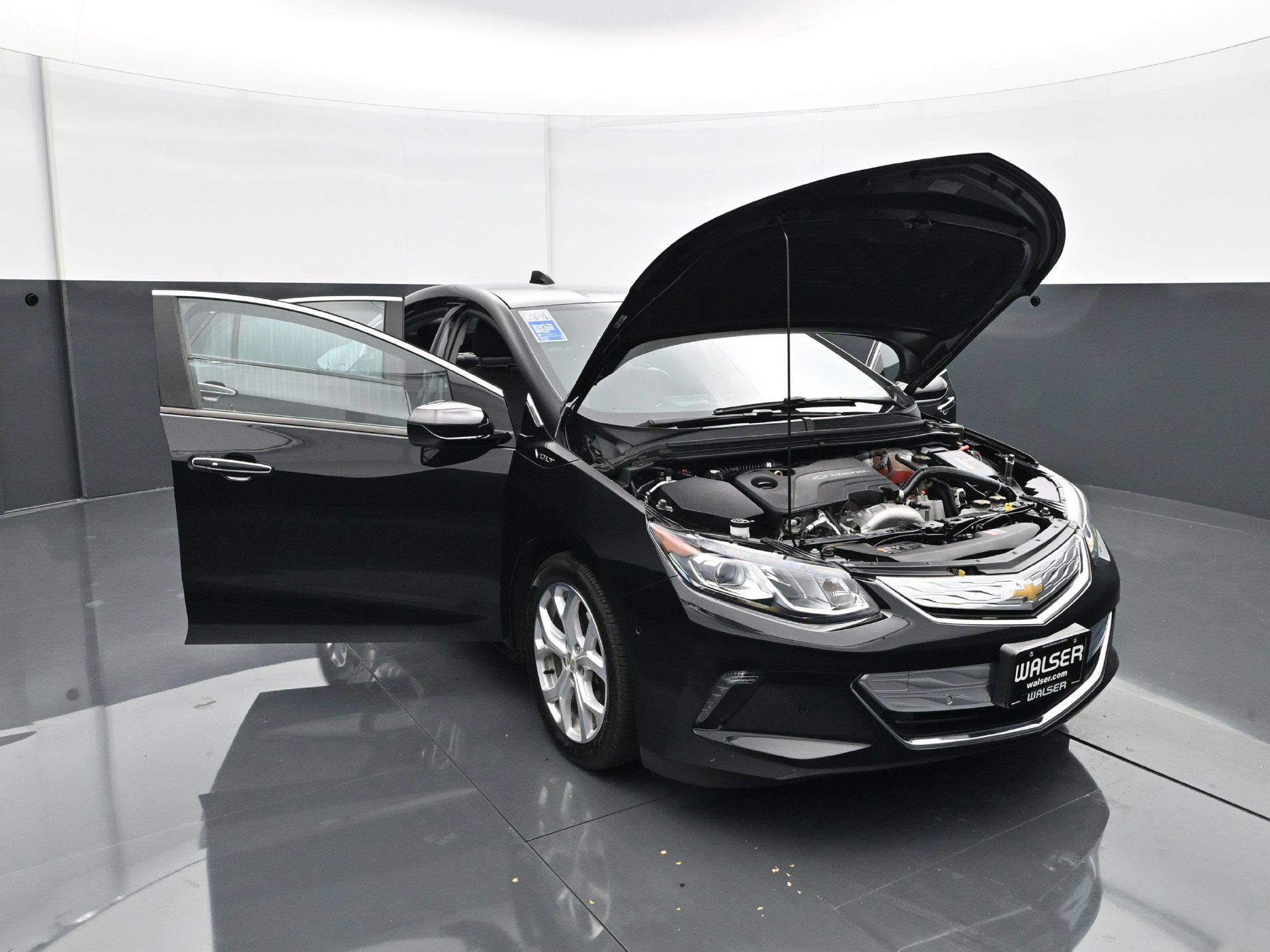 Used 2017 Chevrolet Volt Premier FWD image 34