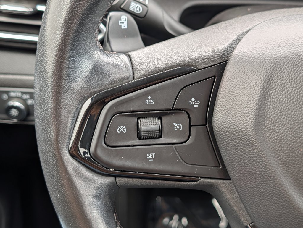 Used 2023 Chevrolet Bolt EUV Premier w/ Redline Edition FWD image 25