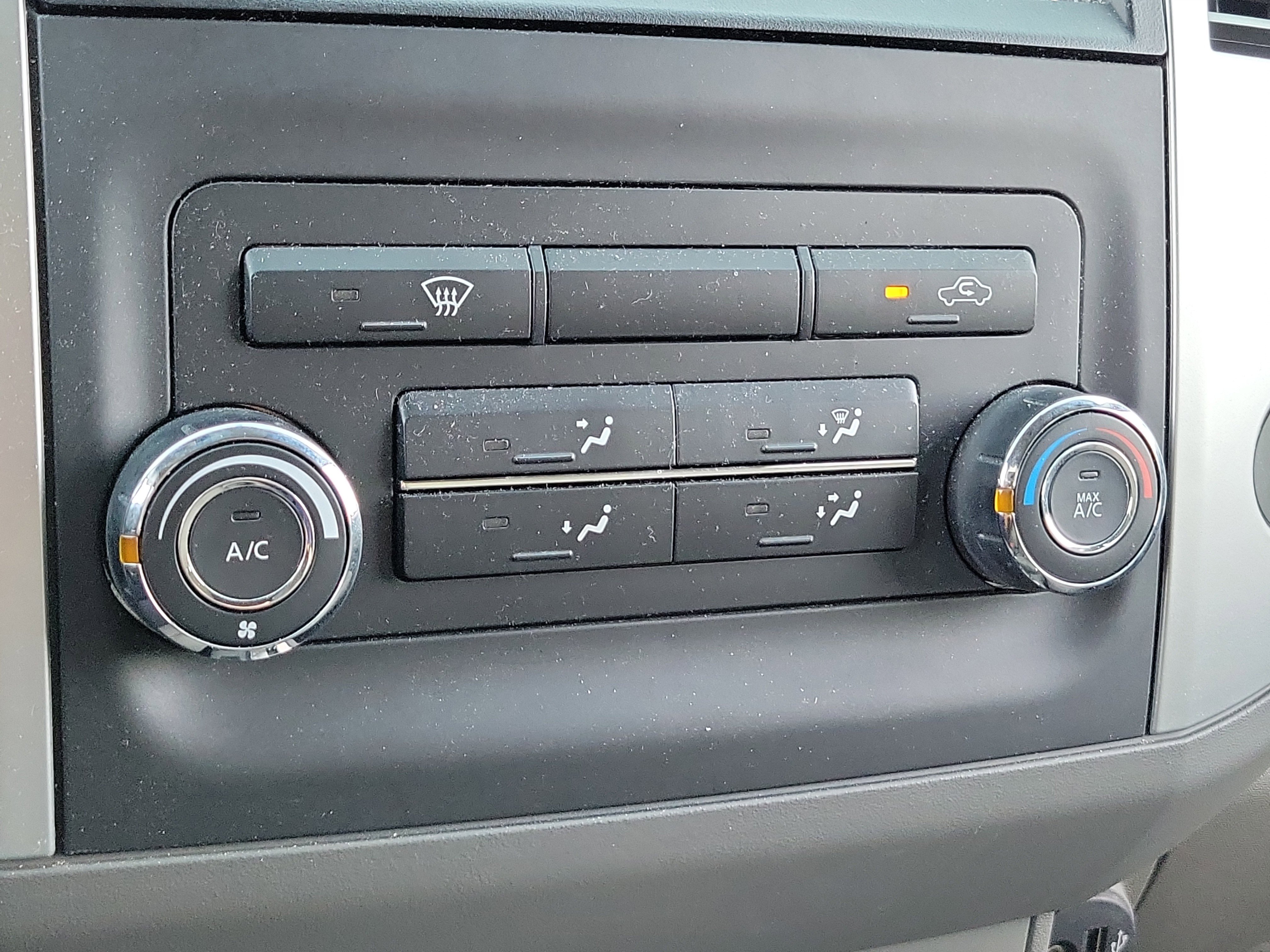 Used 2019 Nissan Frontier SV image 28