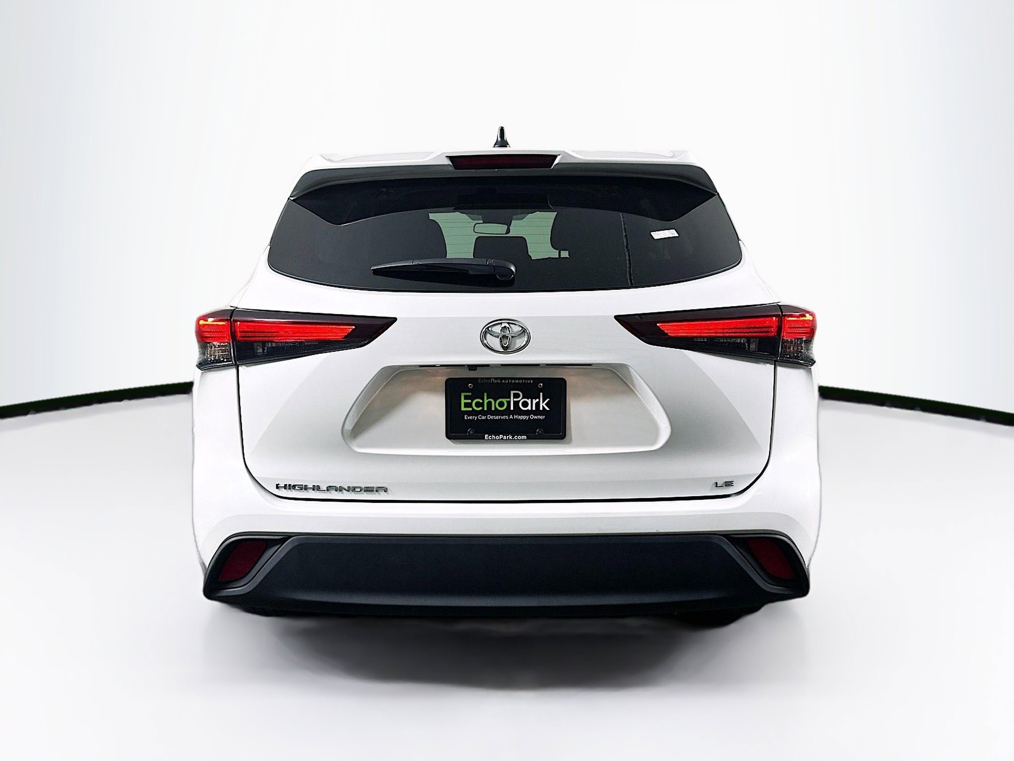 Used 2024 Toyota Highlander LE image 7