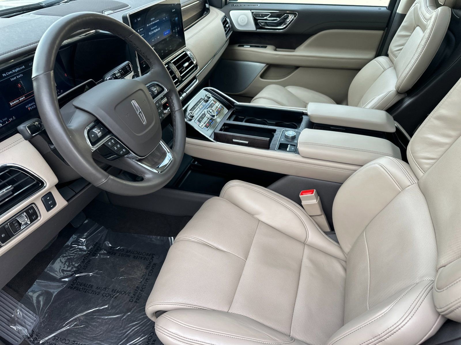 Used 2024 Lincoln Navigator L Reserve AWD/4WD image 11