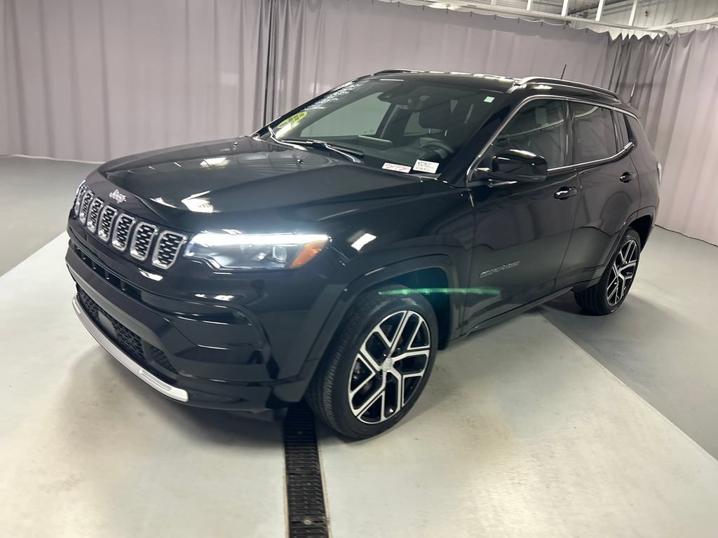 Used 2024 Jeep Compass Limited w/ Elite Group AWD/4WD video 3