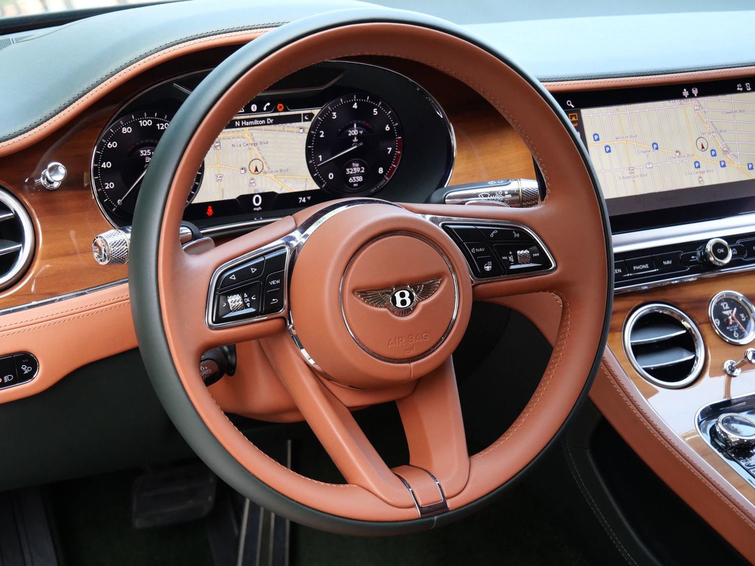 Used 2023 Bentley Continental GT V8 image 12