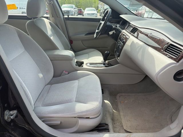 Used 2014 Chevrolet Impala LT w/ LT Sunroof Package FWD image 10