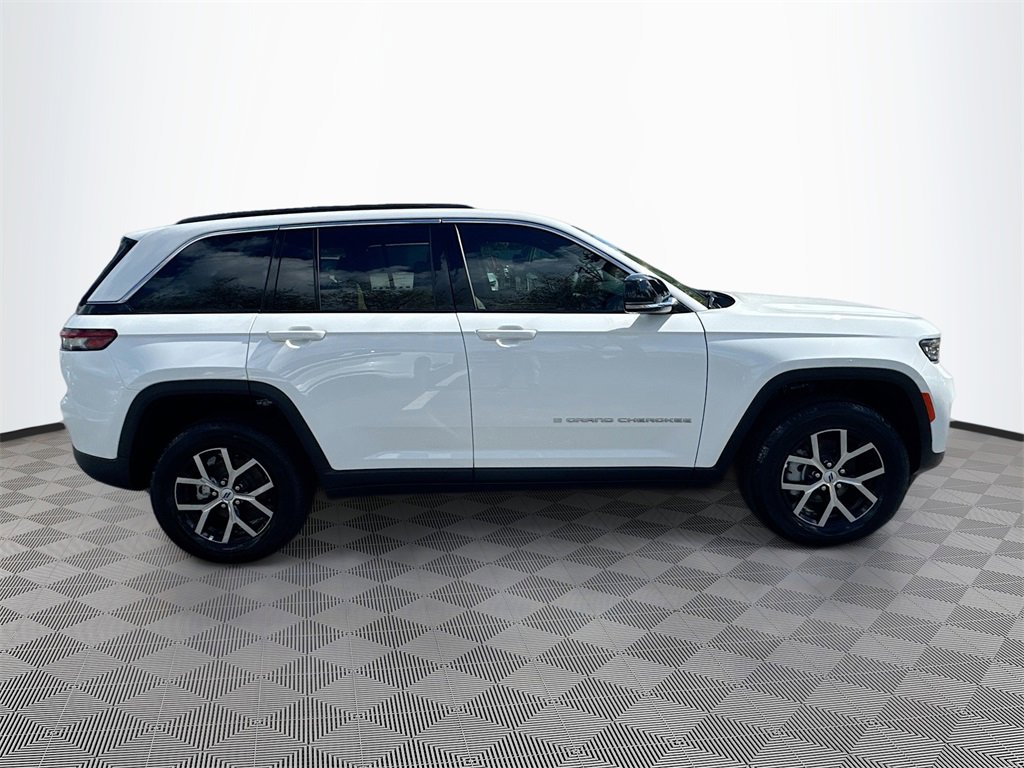 Used 2025 Jeep Grand Cherokee Limited image 5