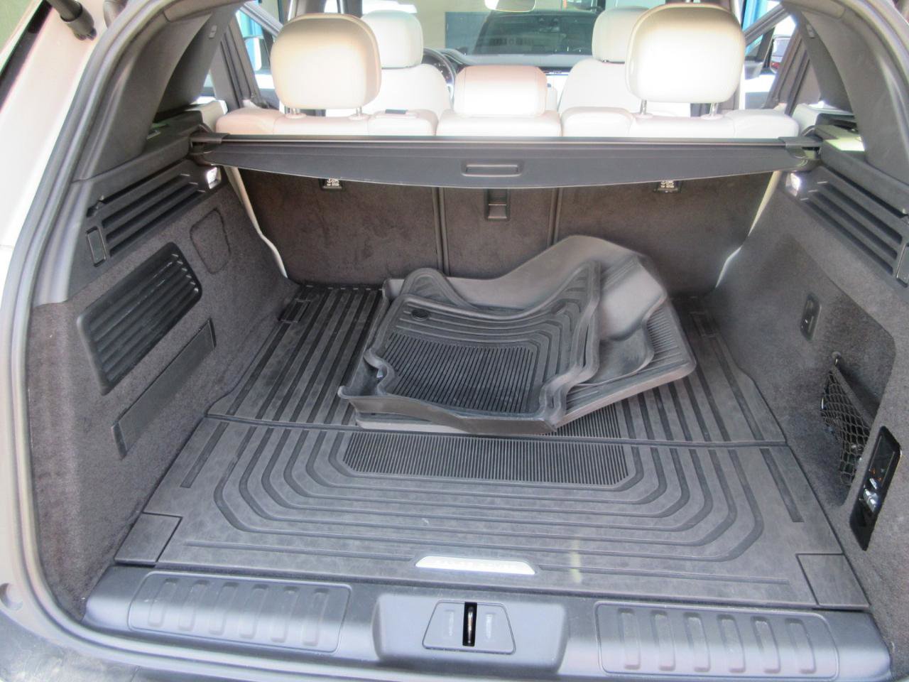 Used 2024 Land Rover Range Rover Sport SE image 33