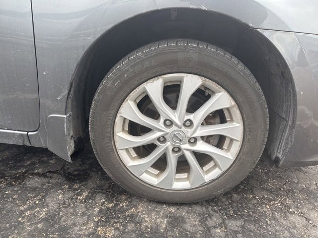 Used 2019 Nissan Sentra SV image 2