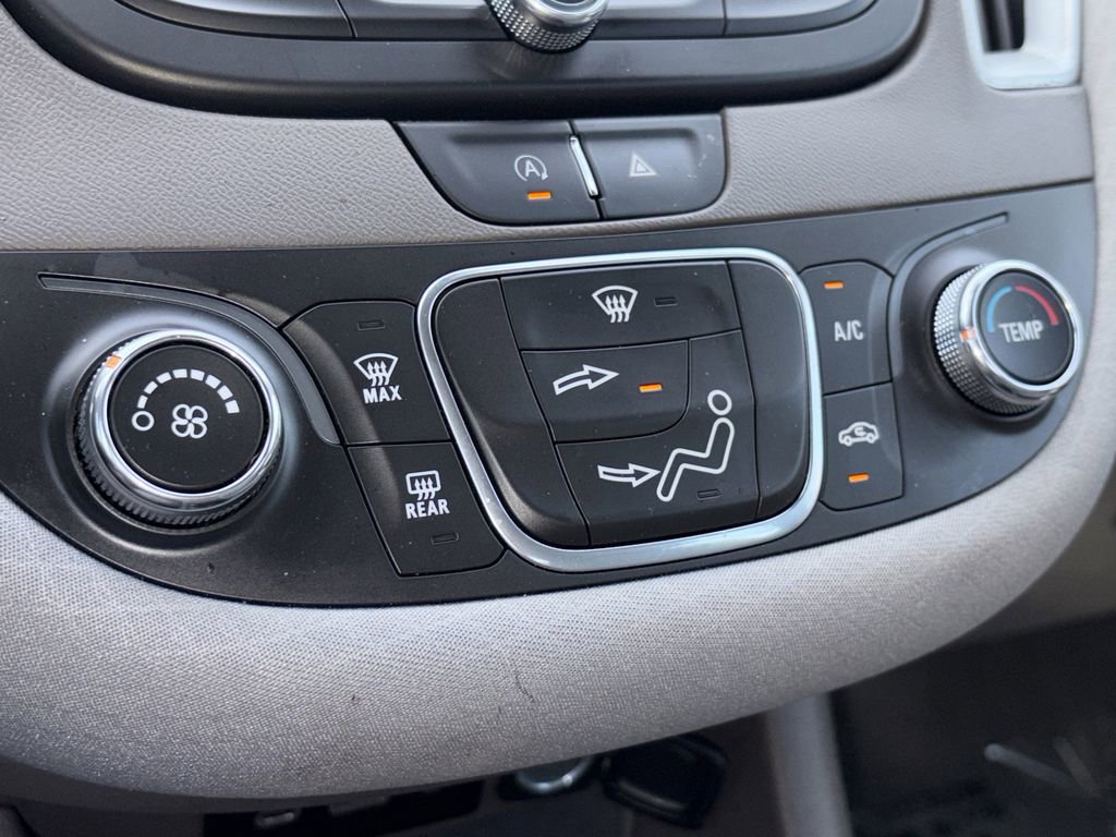 Used 2023 Chevrolet Malibu LS FWD image 16